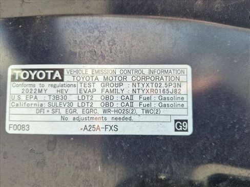 Used 2022 Toyota RAV4 Limited AWD/4WD image 16