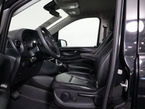 Used 2022 Mercedes-Benz Metris Passenger image 10