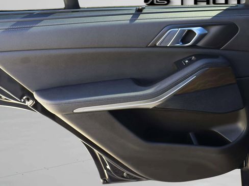 Used 2021 BMW X5 xDrive40i w/ Convenience Package image 26