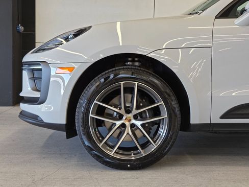 New 2026 Porsche Macan AWD/4WD image 9
