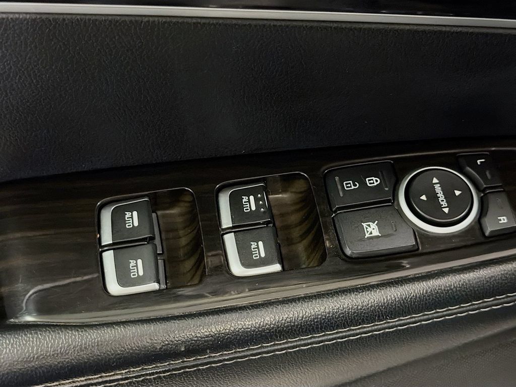 Used 2019 Kia Sorento AWD image 16