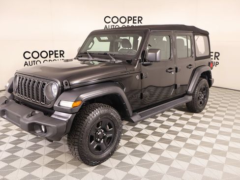 Used 2024 Jeep Wrangler Unlimited Sport AWD/4WD image 9