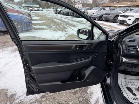 Used 2017 Subaru Legacy 2.5i Limited image 10