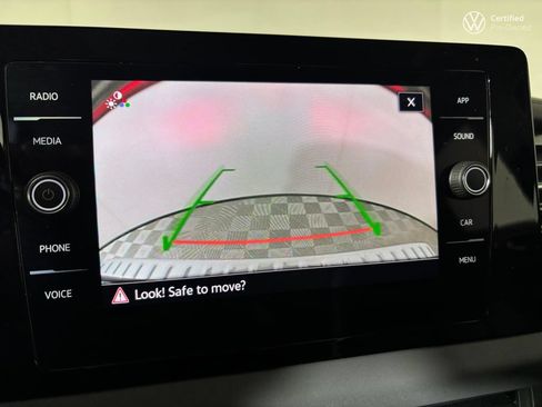 Used 2025 Volkswagen Jetta SE w/ Sunroof Package FWD image 23