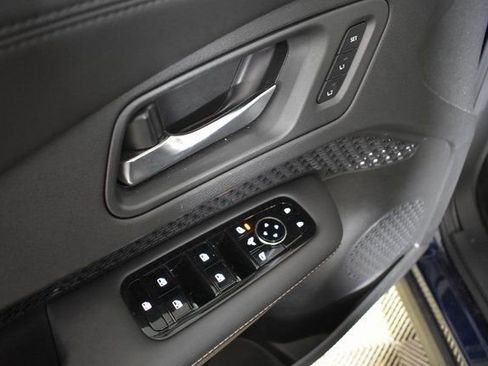 Certified 2023 Nissan Ariya FWD image 8