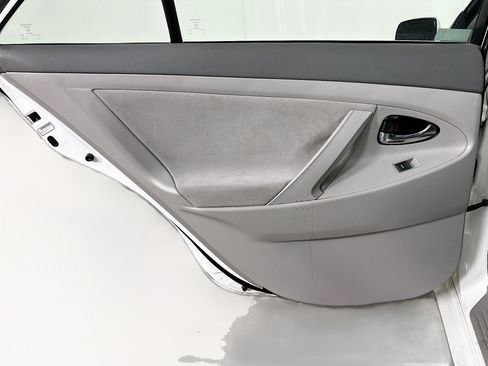 Used 2011 Toyota Camry LE w/ LE Extra-Value Pkg image 24