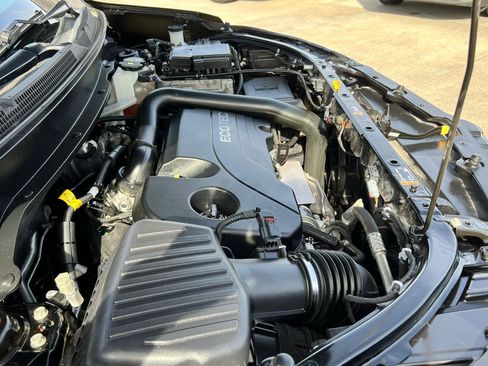 Used 2020 Chevrolet Equinox LS image 36