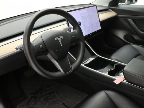 Used 2020 Tesla Model 3 Standard Range Plus image 13
