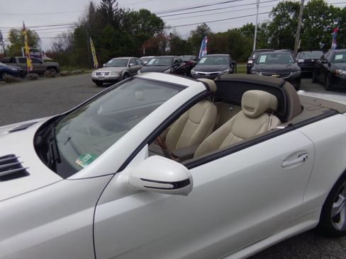 Used 2009 Mercedes-Benz SL 550 image 18