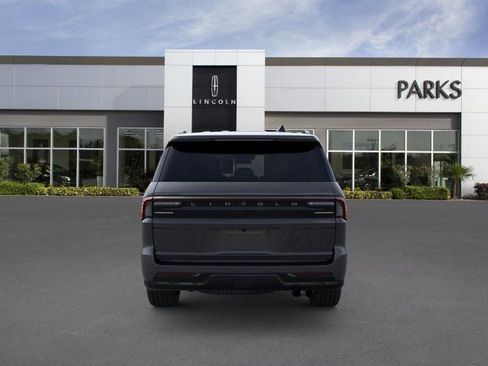 New 2026 Lincoln Navigator Reserve AWD/4WD image 5