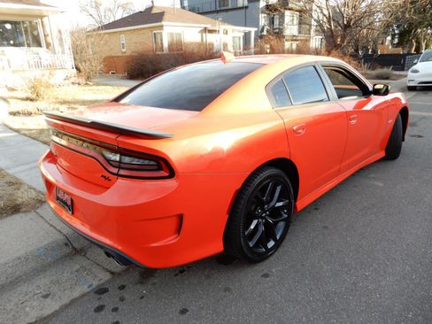 Used 2019 Dodge Charger R/T w/ Blacktop Package image 5