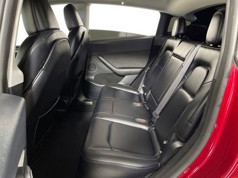 Used 2025 Tesla Model Y Long Range image 13