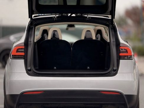 Used 2017 Tesla Model X 100D image 11