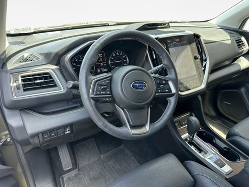 Used 2023 Subaru Ascent Touring AWD/4WD image 11