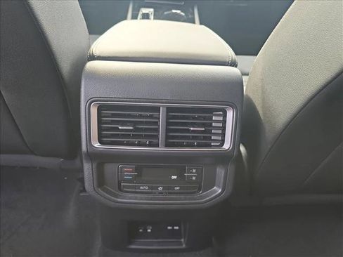 Used 2026 Volkswagen Atlas SE FWD image 15