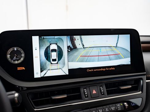 New 2025 Lexus ES 350 Ultra Luxury image 31