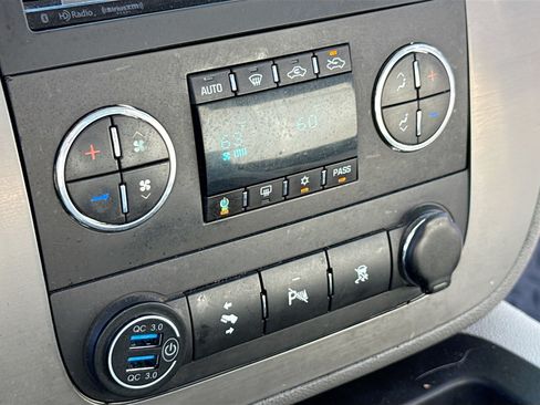 Used 2010 GMC Sierra 1500 SLT w/ SLT Convenience Package AWD/4WD image 10