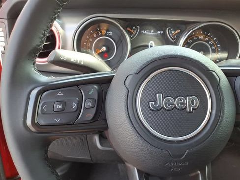Used 2022 Jeep Gladiator Sport AWD/4WD image 16