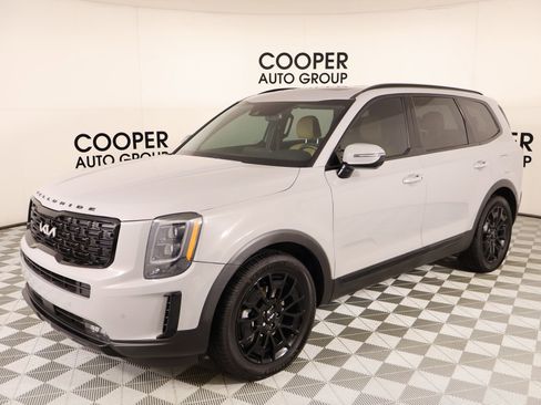 Used 2022 Kia Telluride SX w/ Nightfall Edition Package image 11