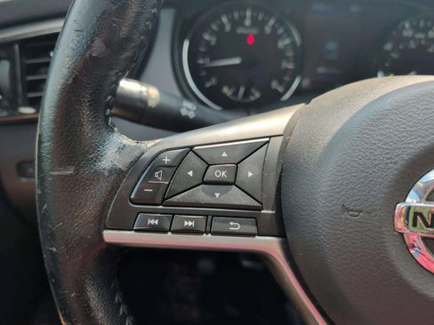 Used 2021 Nissan Rogue Sport SV FWD image 23