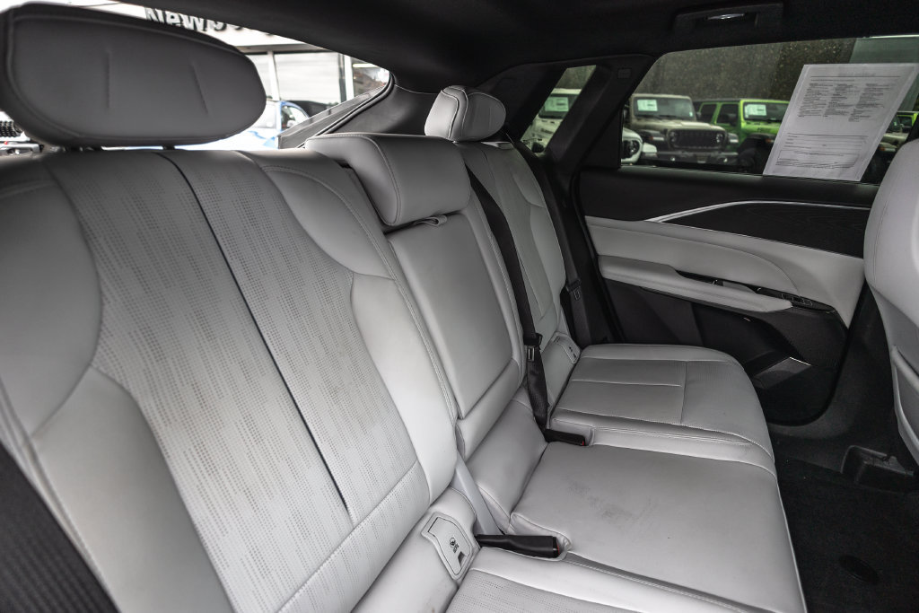Used 2024 Cadillac Lyriq Sport RWD image 30