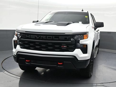 Used 2025 Chevrolet Silverado 1500 Custom Trail Boss AWD/4WD image 9