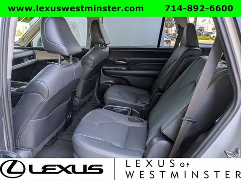Used 2024 Toyota Grand Highlander AWD image 15