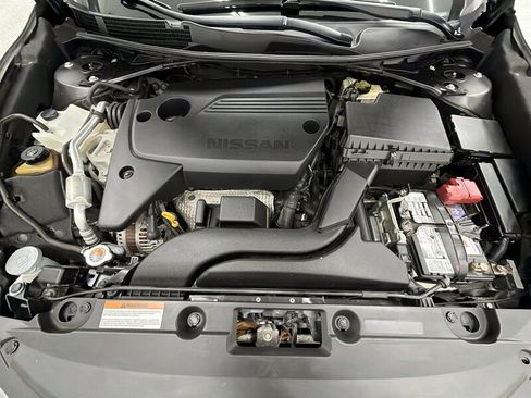 Used 2016 Nissan Altima 2.5 SV w/ Convenience Package FWD image 9