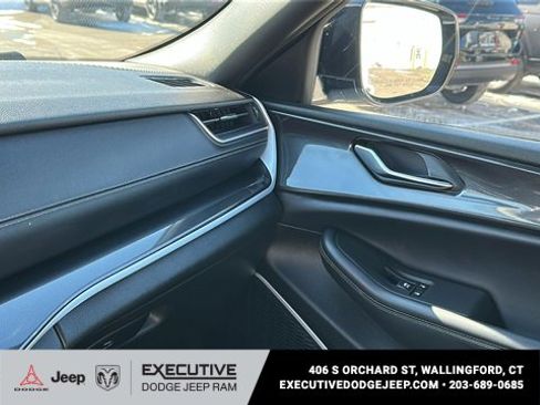 Used 2022 Jeep Grand Cherokee L Laredo image 21