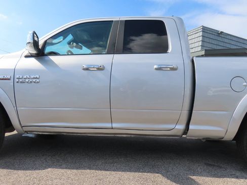 Used 2018 RAM 1500 Laramie RWD image 27