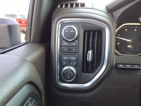 Used 2021 GMC Sierra 3500 Denali w/ Denali Ultimate Package image 18