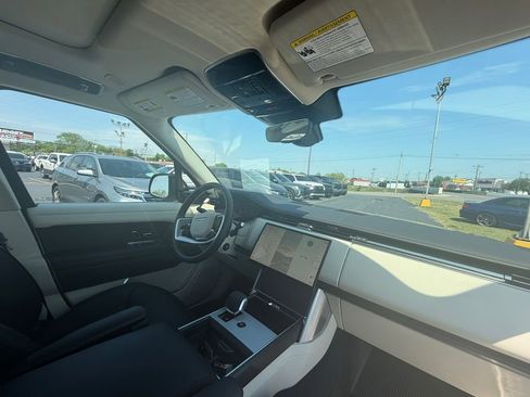 Used 2024 Land Rover Range Rover SE image 21