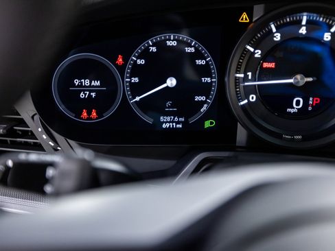 Used 2022 Porsche 911 Carrera image 38