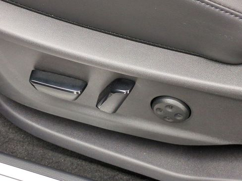 New 2024 Nissan Ariya AWD image 15