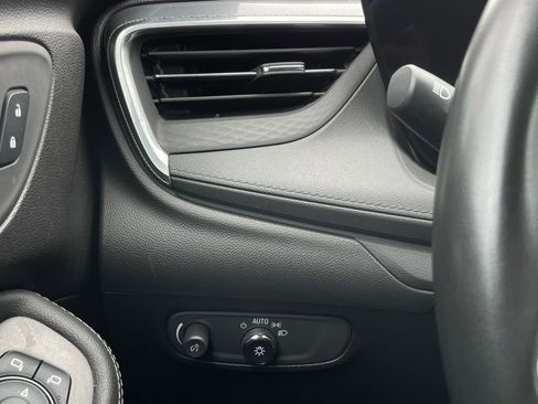 Used 2024 Buick Encore GX Sport Touring image 14