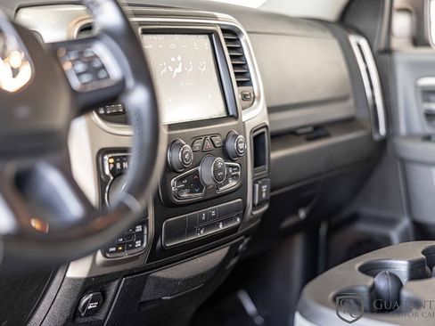 Used 2020 RAM 1500 Classic SLT w/ Luxury Group image 19