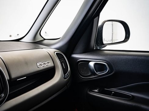 Used 2019 FIAT 500L Lounge w/ Graphite Edition image 31