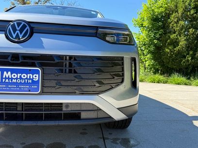 New 2026 Volkswagen Tiguan SE