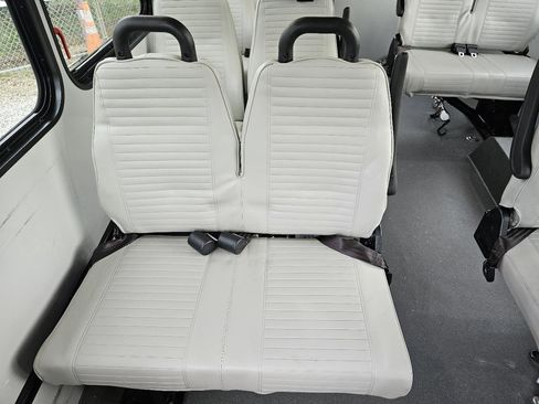 Used 2018 Chevrolet Express 4500 w/ Shuttle Bus Package RWD image 14