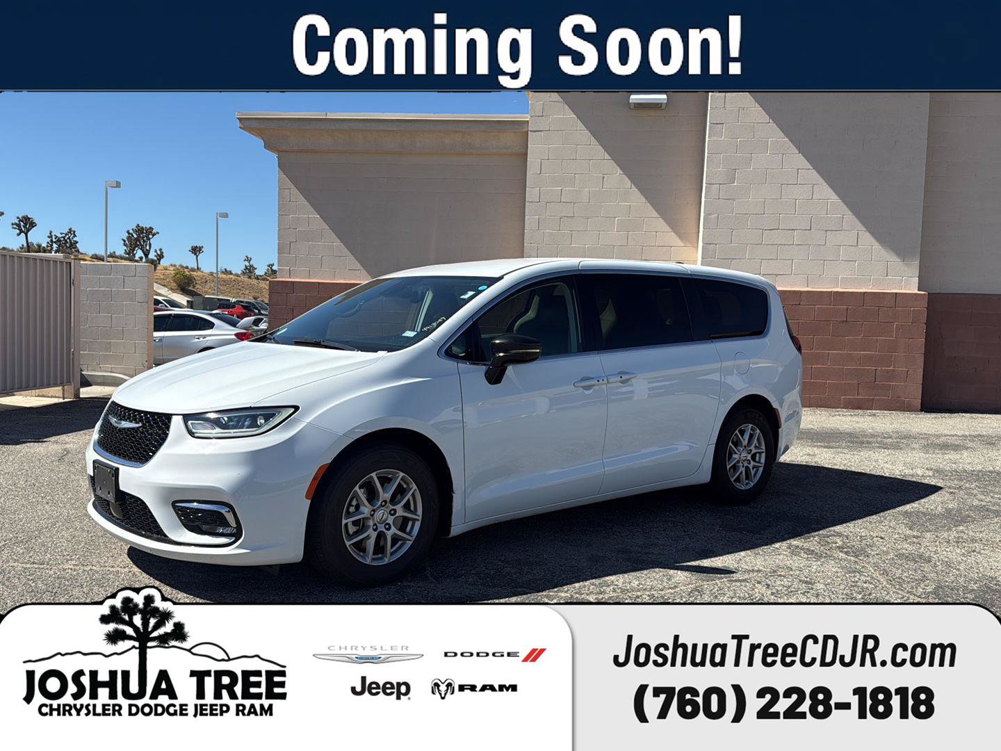 Used 2024 Chrysler Pacifica Touring-L FWD image 1