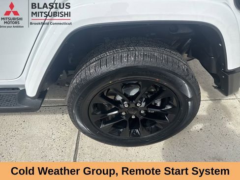 Used 2023 Jeep Wrangler Unlimited Sahara w/ Cold Weather Group AWD/4WD image 13