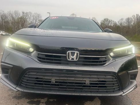 Used 2023 Honda Civic Sport image 3