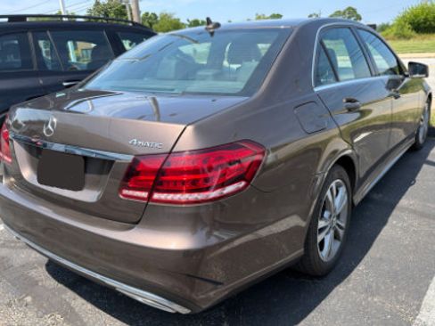 Used 2014 Mercedes-Benz E 350 4MATIC Sedan image 3