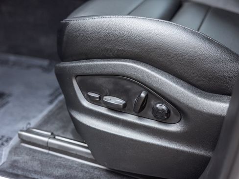 Certified 2024 Porsche Cayenne AWD/4WD image 23