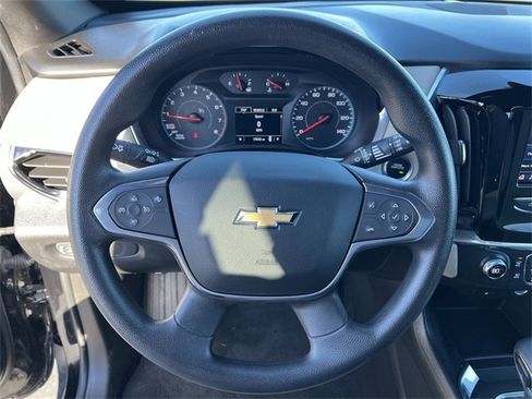 Used 2023 Chevrolet Traverse LS image 11