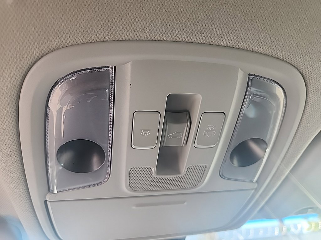 Used 2019 Kia Niro EX Premium FWD image 24