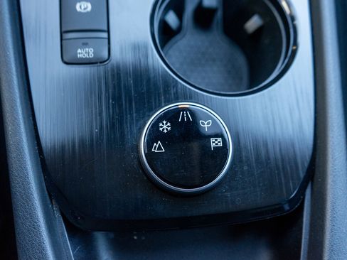 Used 2023 Nissan Rogue SV image 20