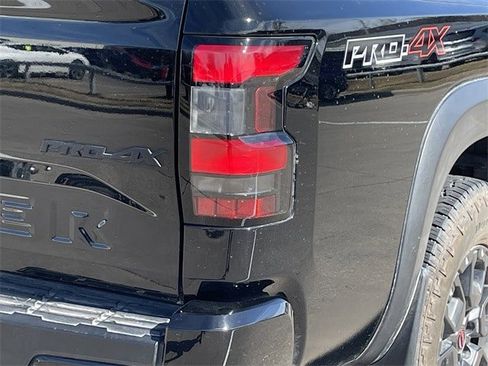 Used 2023 Nissan Frontier PRO-4X w/ Pro-4X Premium Package image 6