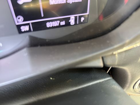 Used 2019 Chevrolet Trax LT w/ LT Convenience Package AWD/4WD image 24