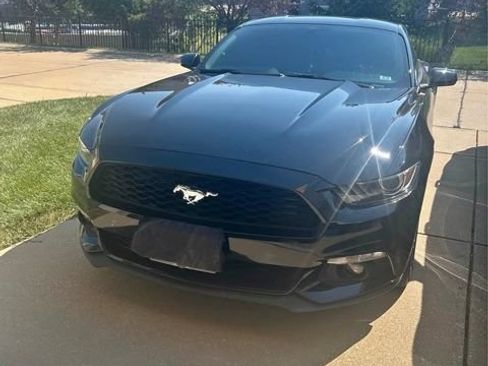 Used 2015 Ford Mustang Premium RWD image 9